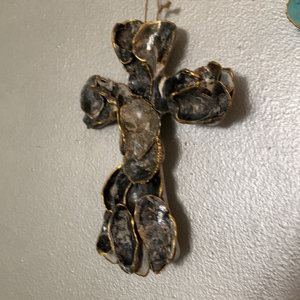Handmade Shell Cross - Picture 4 of 17